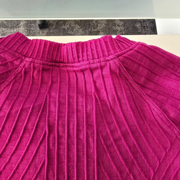 Lululemon deep pink top - Picture 7 of 12